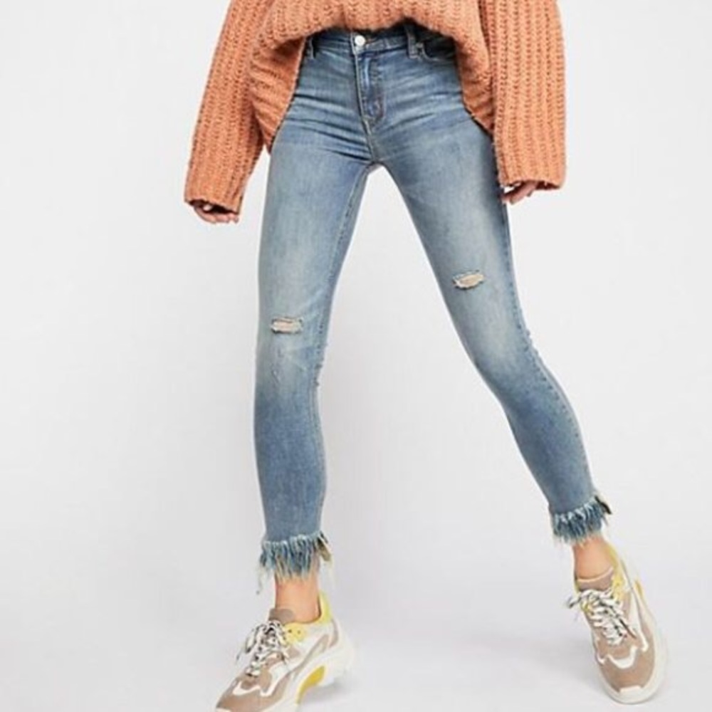 NWT Free People Great Heights Frayed Skinny Jeans